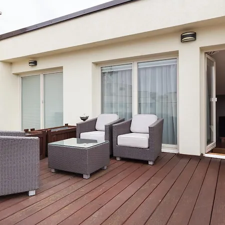 Roset & 4* Pressburg