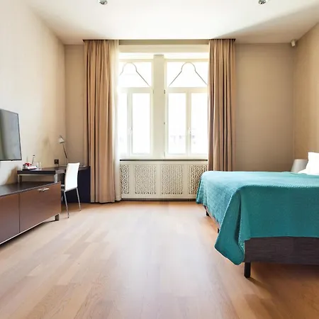 Roset & Hotel Pressburg