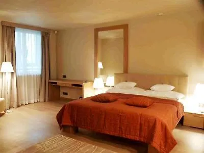 Roset & 4* Μπρατισλάβα