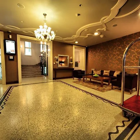 Roset & 4* Pressburg