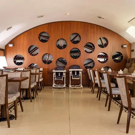 Hotel Roset & 4*