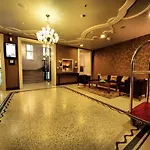 Roset & 4* Pozsony